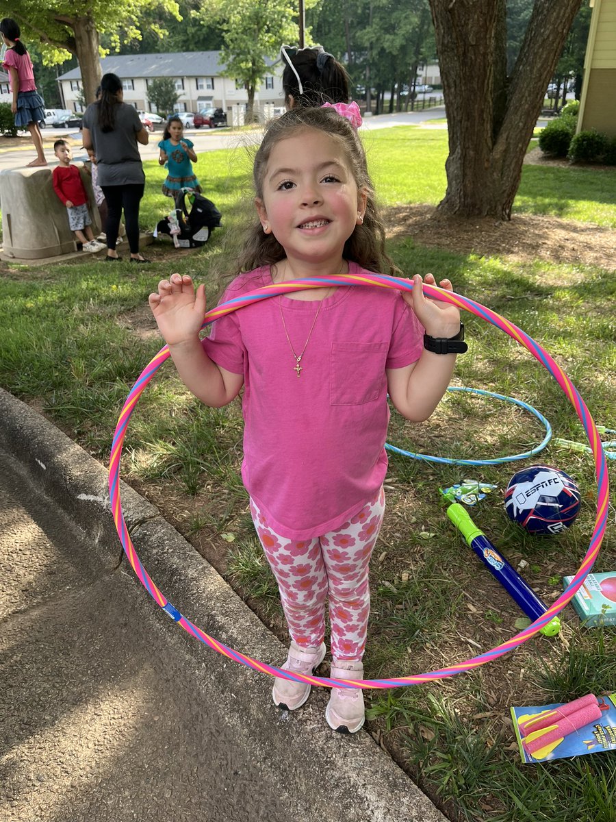 FWESIBPYP's tweet photo. Love taking FWES on the road to our students and families…. Books, summer fun items and popsicles! Along with supply lists and calendars for the grown ups! #fweslearningbyheart❤️ https://t.co/Kyuj93kq4R