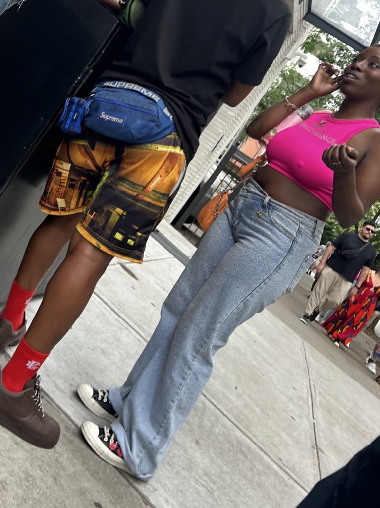 <a href="/TheAfrocentricI/">Queer Latifah 🥂</a> This is what she was last seen wearing. Any help is appreciated🩷