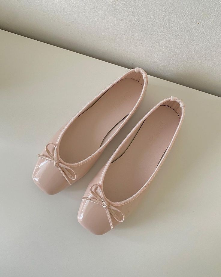 ifeelstars's tweet photo. a baby pink &amp; cream moodboard https://t.co/aNWcc28a5D