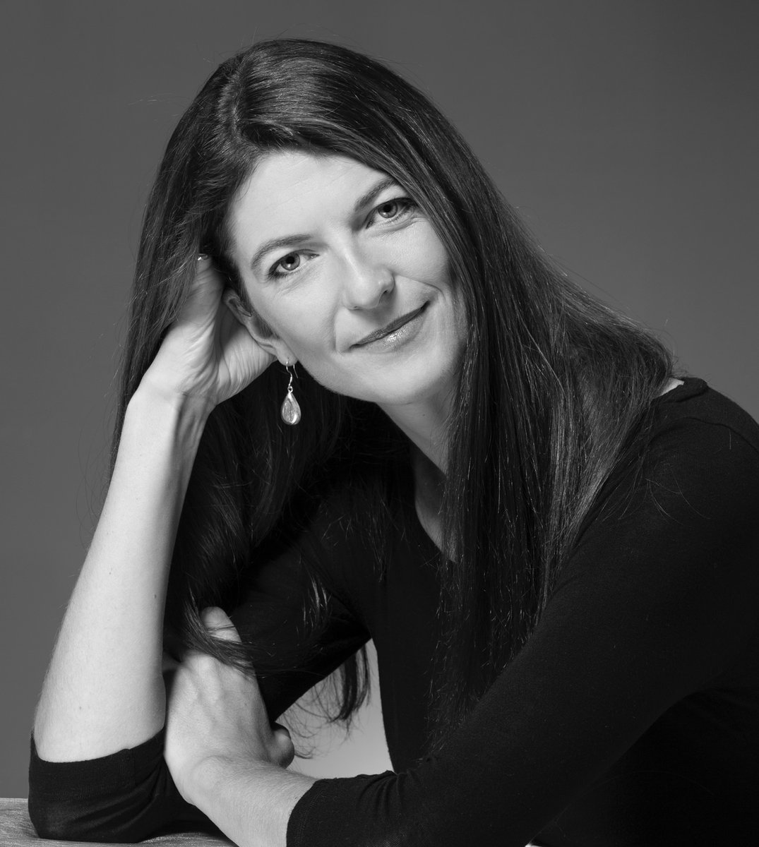 emvyyc's tweet photo. Aoife Bonaventura balances a thriving career in engineering with her passion for music and outdoor pursuits. Her collaborations with Voicescapes and Luminous Voices have highlighted her versatility as a vocalist, captivating audiences with her expressive interpretations. https://t.co/uMNvOPRKDF