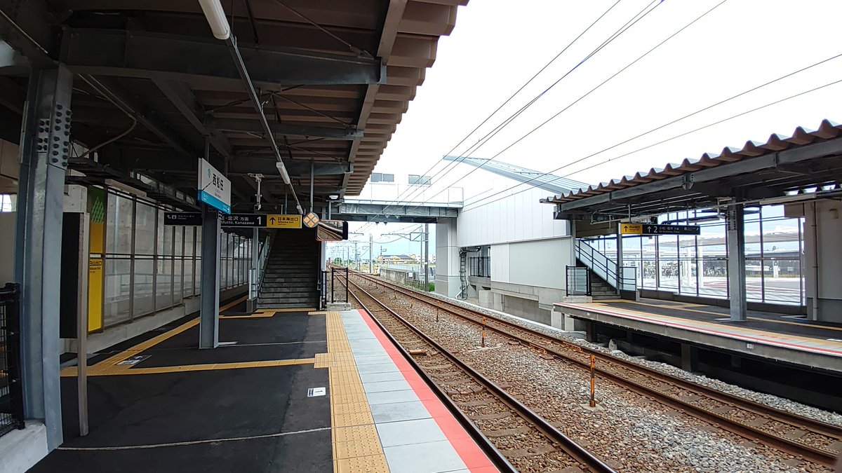 IRいしかわ鉄道の西松任駅。赤新駅は全部現地降りるマンなので訪問。