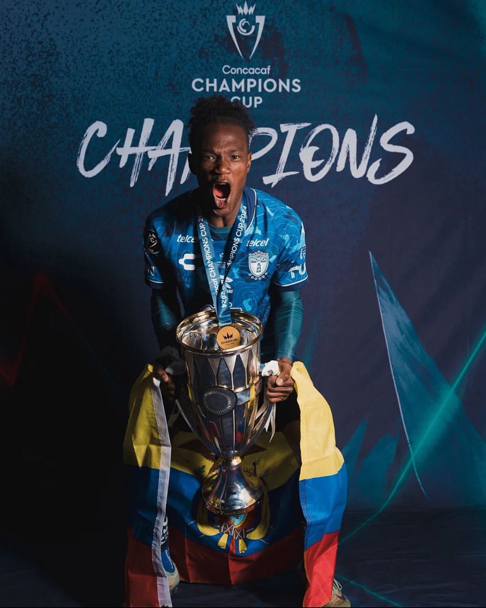 AndresMicol's tweet photo. ¡Gracias a Dios y a todas sus bendiciones, así como a mi increíble familia y equipo, por hacer posible este logro tan especial!
¡Con su apoyo inquebrantable, he podido alcanzar mi primer campeonato con esta maravillosa institución @TuzosOficial 
#ecuadorenlacasa https://t.co/lWORbCl4Vs