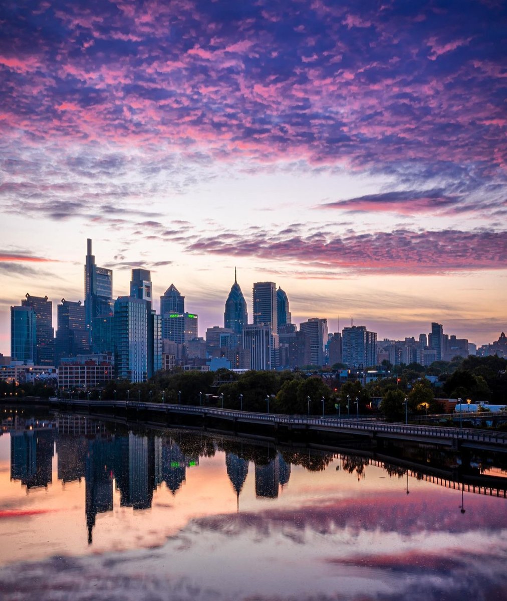 Purple skies look good on you, Philly! ☁️ #visitphilly #explorephilly #phillysummer 📸: coachbill22 on IG