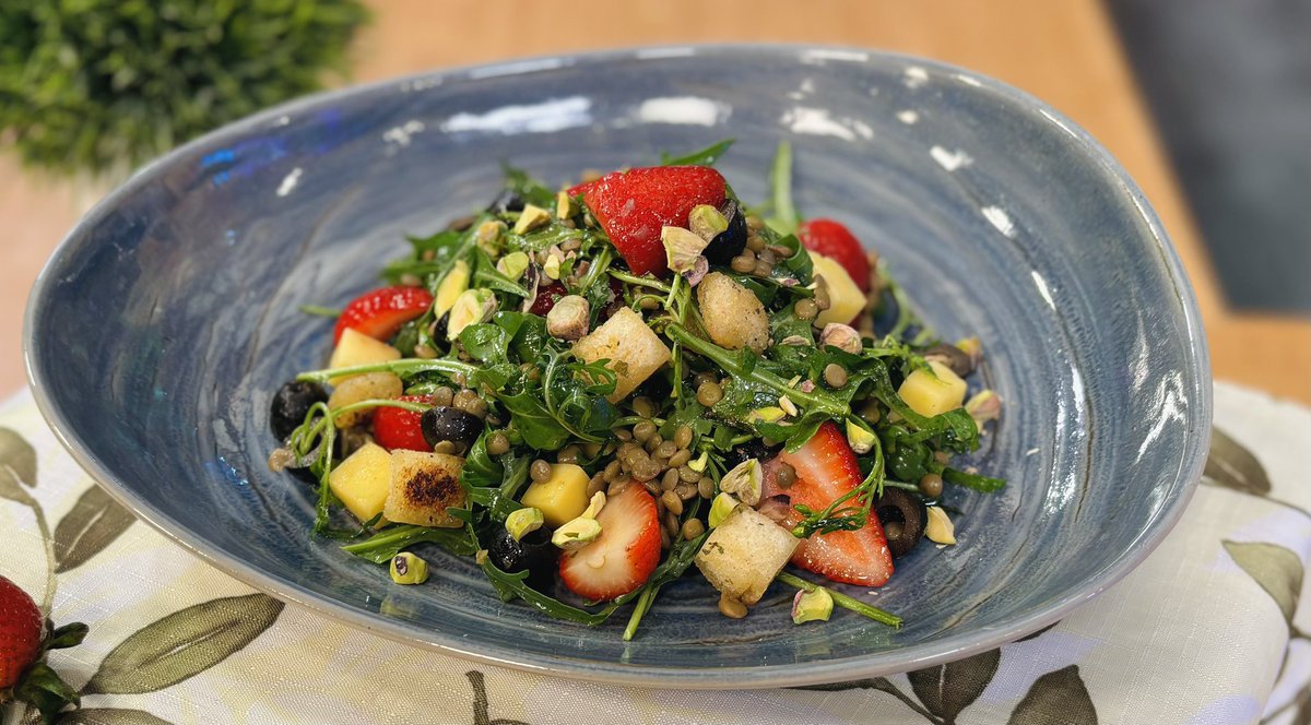 Omar Sandoval tweet media