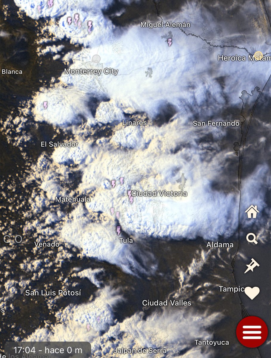 MeteoroTamps's tweet photo. ¡BENDITAS LLUVIAS EN EL ALTIPLANO! 🥰

5:05 p.m. | 6:05 p.m. Frontera // ⚠️⛈️importante actividad de lluvia moderada a fuerte acompañada de rayos nube-tierra y probable granizo en #Miquihuana, #Bustamante y #Jaumave.

Benéfico para los bosques🌲💚

➡️Parte se extiende a #Mainero. https://t.co/H5Vtv54f7c