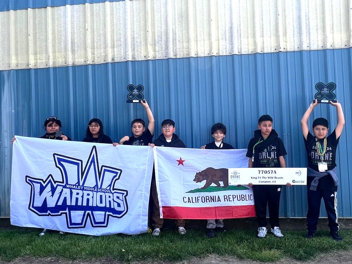 ComptonUnified's tweet photo. Congrats to King and Whaley’s Drone Teams who scored big at the 2024 West Aerial Drone Championship. King ES won the Judges Award, while Whaley won 2nd place in the Skills Competition.
#Drone #DroneChampionships #Flyingdrones #Awards #winning #winners #ComptonUnified #Elevate https://t.co/3vWouPPcpI