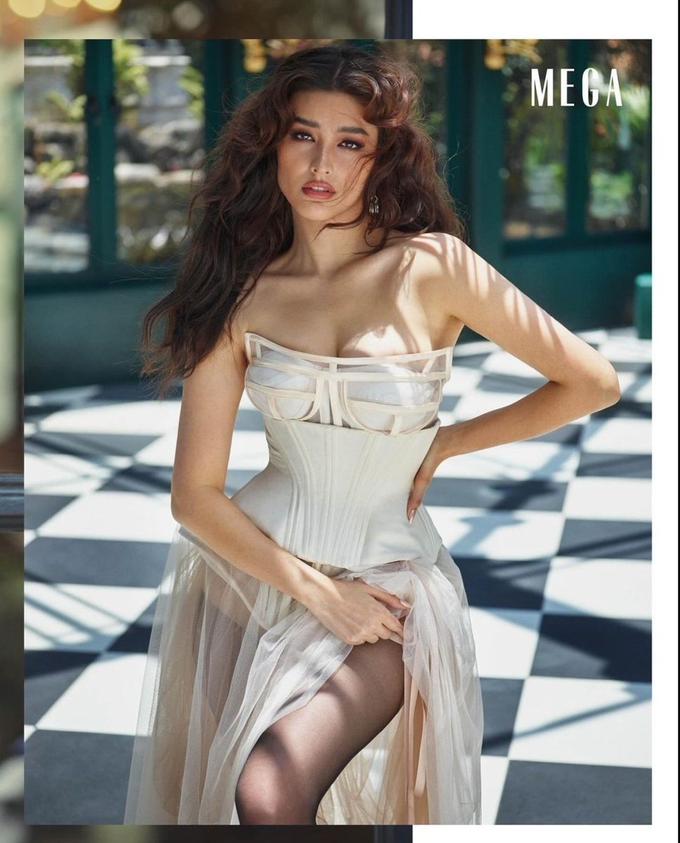 lovexpsyche's tweet photo. LIZA SOBERANO x BYS COSMETICS x MEGA Magazine 

#LizaSoberano #BYSCosmeticsPH
📷markednicdao https://t.co/ig98B9eVxN