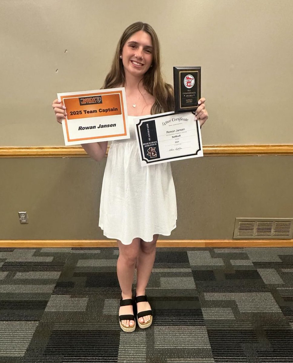 rowanjsoftball's tweet photo. We had our end of the year HS banquet the other day. I was awarded All conference, lettered for my 4th year, and i will be a second year captain! I had a great time playing with my high school teammates! Back to the summer season! @Mission__FP @UNC_BearsSB @BradleySoftball https://t.co/E3CkcS2UKo