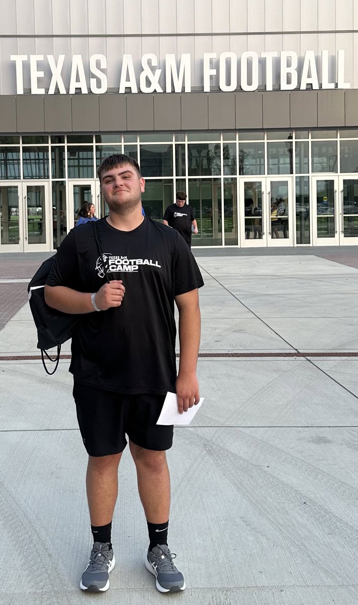 barrow_dawson's tweet photo. Thank you Coach @SpenceChaos and @AggieFootball for a great camp. Can’t wait to use the skills learned here. https://t.co/KOyguB50az