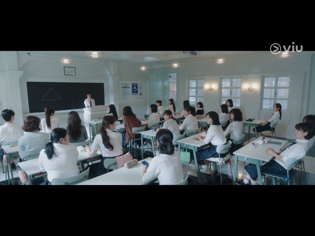 leclandestine's tweet photo. ซีรีส์น่าดูช่วงนี้คงต้องยกให้ Pyramid Game เป็นแนวจิตวิทยาดราม่าระทึกขวัญ ที่มีเรื่องราวกลั่นแกล้งภายในโรงเรียนและการสร้างลำดับชนชั้นภายในห้องโดยเรียงลำดับความนิยมจากเกรด A B C D และ F ที่มีสิทธิพิเศษบางอย่างแอบแฝง 
#เกมพีระมิด #Pinramid https://t.co/wn5cmAnUov