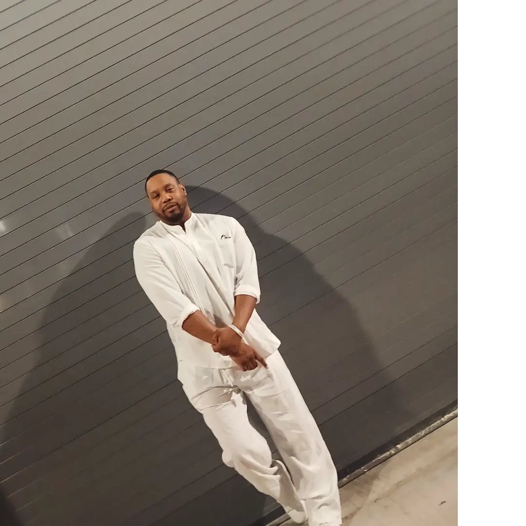 FanamHits's tweet photo. In #Newyork #allwhiteparty high of some dispensary weed https://t.co/j7eogGaxH6