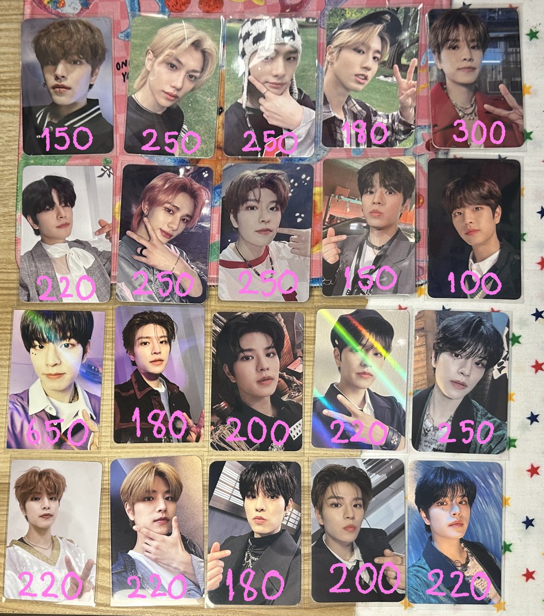 seungm0ng8's tweet photo. ฝากรีค้าบบ૮₍´｡ᵔ ꈊ ᵔ｡`₎ა
ขายหมดแจก50บาทสุ่มจาากรีนะคะ⭐️💘
มาปล่อยการ์ดซึงมิน / seungmin ฮยอนจิน / hyunjin ฮัน / han ฟิลิกซ์ / felix 🏫🧸 
ราคารวมส่งแล้วทักมาคุยก่อนได้นะคะ🎀🌷
#ตลาดนัดstraykids #ตลาดนัดเด็กหลง https://t.co/wJYjpZLH9e