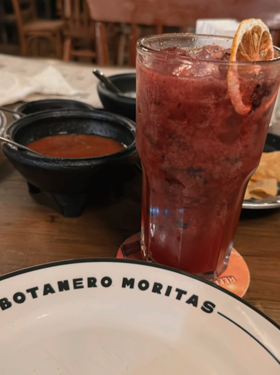 Chaparrita si supieras cuánto te amooo 🎶🎶 de vacaciones en Nuevo León, gracias a Dios, con mis reales en nuestro lugar fav 🫰🏻