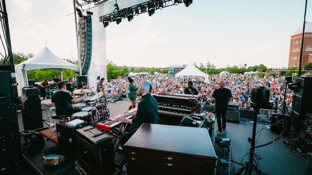 Mix_Magazine's tweet photo. NEW at https://t.co/r9CFCjoc8l:
• Festival Mines the Daze Between
• Universal Audio LA-6176 — Product of the Week
• The Art Carnival Audio of Luna Luna
• Fab Factory Opens Melody A
• Italy’s Elettroformati Adds Atmos Mastering
#recording #livesound #proaudio #dazebetween https://t.co/Zg5befsnNE
