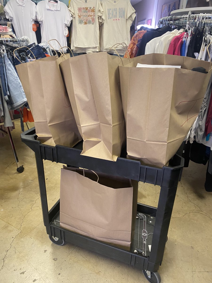 sa_threads's tweet photo. We have already been scheduling youth to shop for the next school year ! We partner with @AlamoAreaCOG to provide for 500 grandkids being raised by their grandparents! Can you help us &amp; volunteer ? Email : referrals@sanantoniothreads.org https://t.co/N6B9gMHeyK