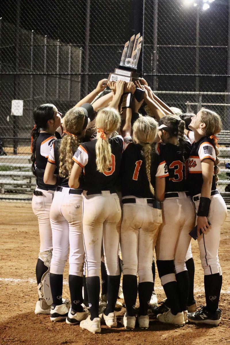 AlinaLogush11's tweet photo. This Weekend my team won🥇 place out of 63 in the PGF Super Select Championship in Columbia Tennessee! We battled so hard this weekend and pushed through 6 games on Sunday! https://t.co/gCmOxuC8GP