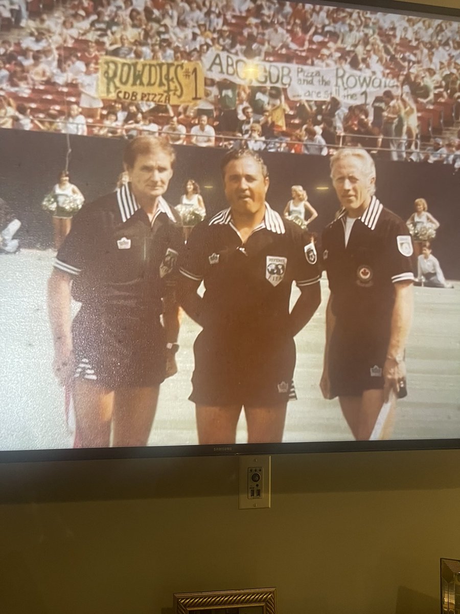 BMulla's tweet image. @refkithistory This was the referee uniform that was used in the original North American soccer league ( NASL ) from 1979 to 1983