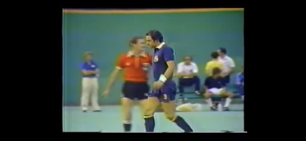 BMulla's tweet image. @refkithistory This was the referee uniform that was used in the original North American soccer league ( NASL ) from 1979 to 1983