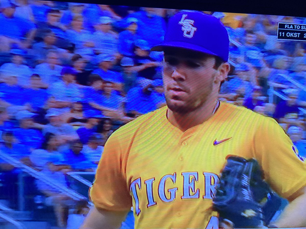 MattStewartTV's tweet image. Fabulous @NCAABaseball Chapel Hill Regional Final. @LSUbaseball leads @DiamondHeels 3-2 T8th. Tigers 5th game in 4 days. UNC 4th. Both incredible pitching depth.  LSU RHP Hellmers 5.2 scoreless IP 2-hit ball. Heels RHP Matthijs 4.1 IP 1R, 2H. Wonderful game. #NoBackingDown
