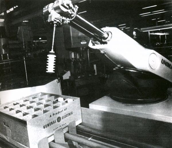 JulianFried's tweet photo. The OG of industrial robotics. The Unimate: https://t.co/QGS18wRNH4