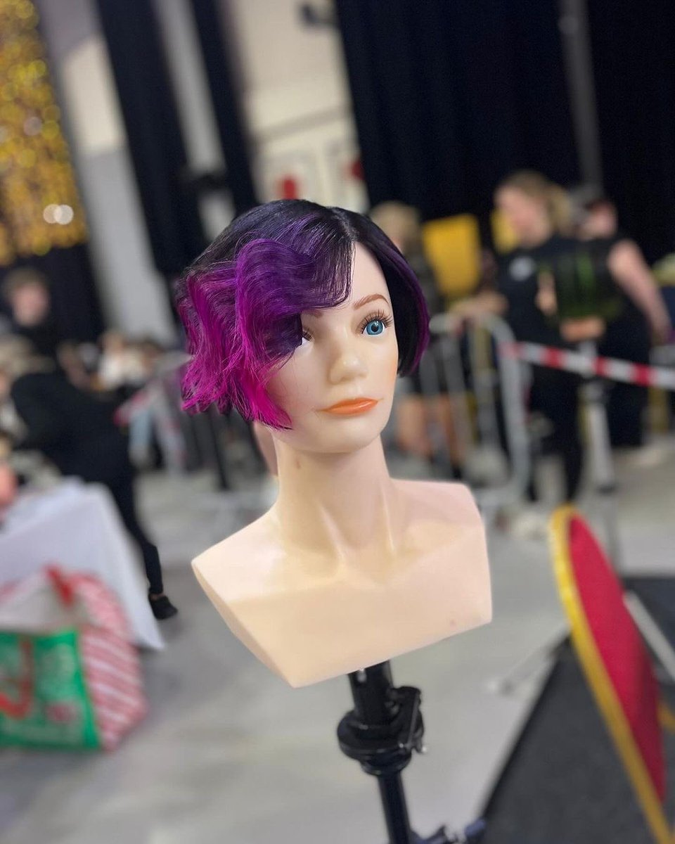 PivotPointIntl's tweet image. Creativity is intelligence having fun! ✂️🎨 #CutAndColor #PivotPoint #LearnForward (📸: redshairco)