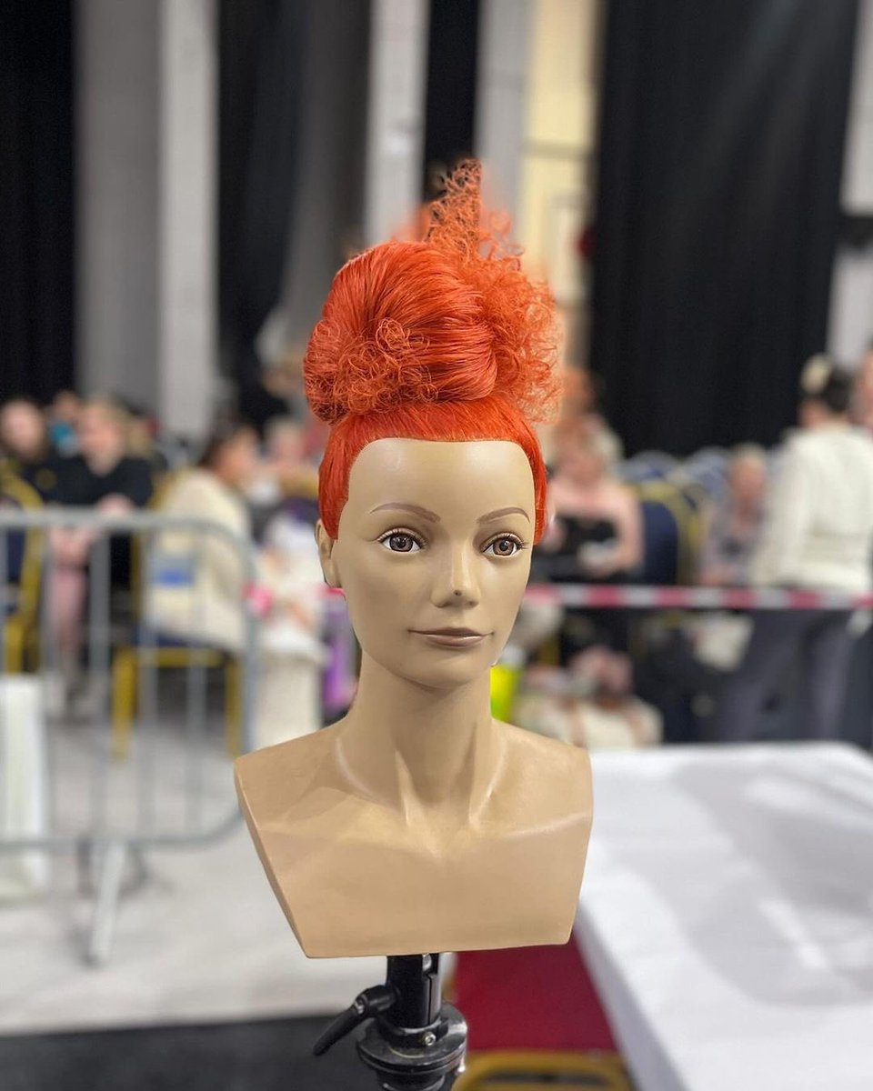 PivotPointIntl's tweet image. Creativity is intelligence having fun! ✂️🎨 #CutAndColor #PivotPoint #LearnForward (📸: redshairco)