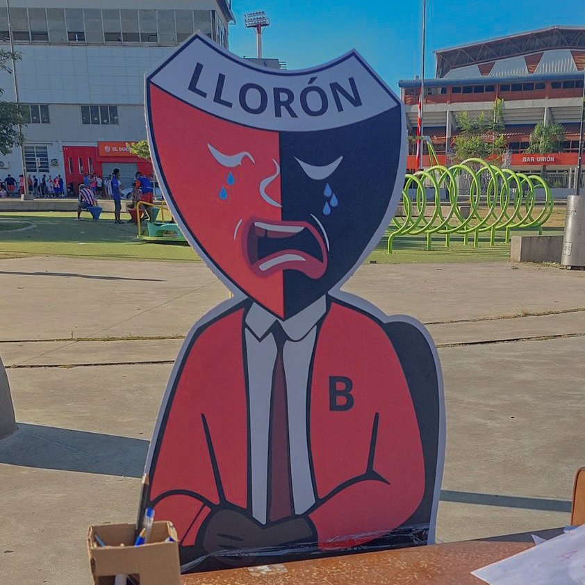 mañana se jugaría una nueva edición del clásico santafesino pero pasaron cosas..