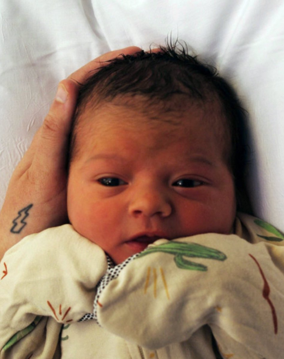 I don’t post much on here anymore, but as of Wednesday, I’m a mom!!! 

This is Harper and she’s the best ❤️