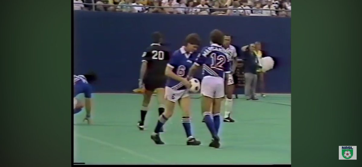 BMulla's tweet image. @refkithistory also the original NASL had the referees to wear numbers on the back of there uniforms 
This idea came from other sports in the USA where officials wore a number on the back of the uniforms .
MLS referees do not have the numbers on the back