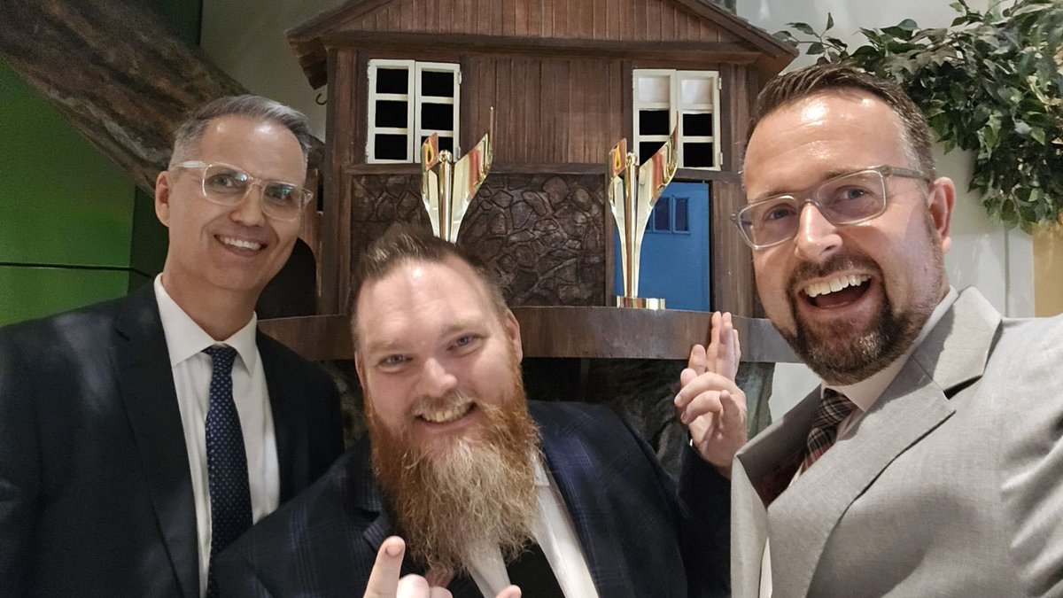 RobMcZob's tweet photo. Had to celebrate the big team win - and where better? #mrdressup #awardwinning #csa #documentary https://t.co/Aumdr6qkX9