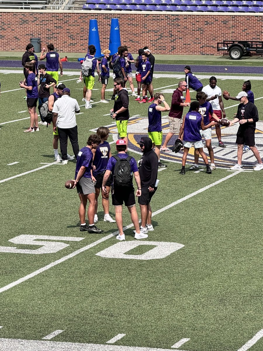 huge thanks to <a href="/CoachYzaguirre/">Matthew Yzaguirre</a> and the rest of the coaches at MHB camp. had a great time🏈looking forward to the future
