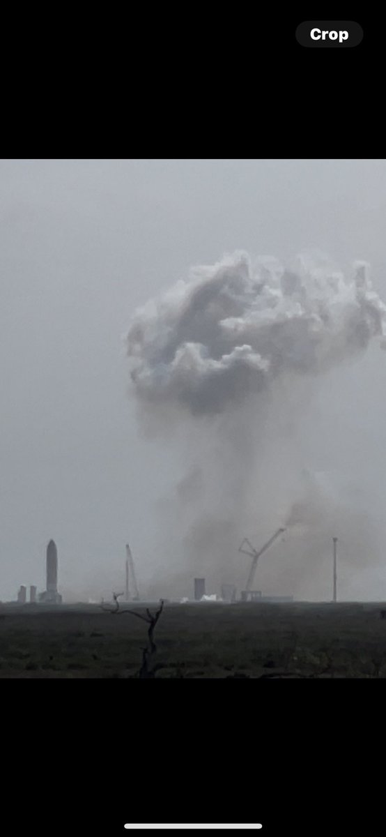 BocachicaMaria1's tweet photo. SpaceX static fire at the Massey test site behind Starship station across the Rio Grande river. Tiles a go @elonmusk ?  Good luck Thursday the 6th.  #1stNeighbor. 

https://t.co/7aWJSzSRpK https://t.co/zqJP5nW4FZ