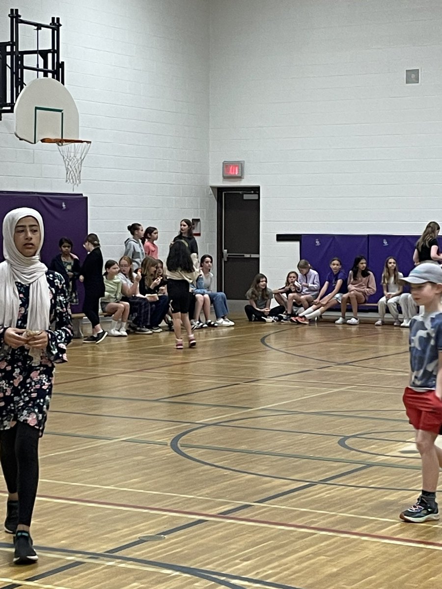 JamesStrathPS's tweet image. Our students in grades 3 and 6 started their morning enjoying our ‘Breakfast of Champions!’ We are so proud of their focus and hard work to demonstrate their learning as they completed the first day of EQAO testing. #wearestrath