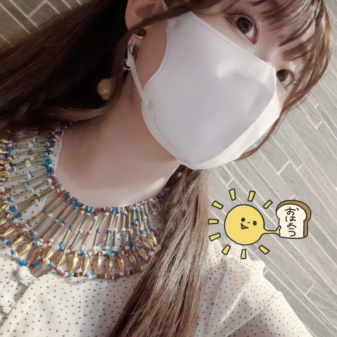 Yuzuwing's tweet image. おはミイラー✩.*˚
先日はエジプトビュージャパンさん(@EgyptViewJAPAN1)にエジプトで買ってきていただいた、古代エジプトデザインの襟飾りを付けてお出かけしてました♡
軽くて付けやすいんですよー♪
 #奥井教