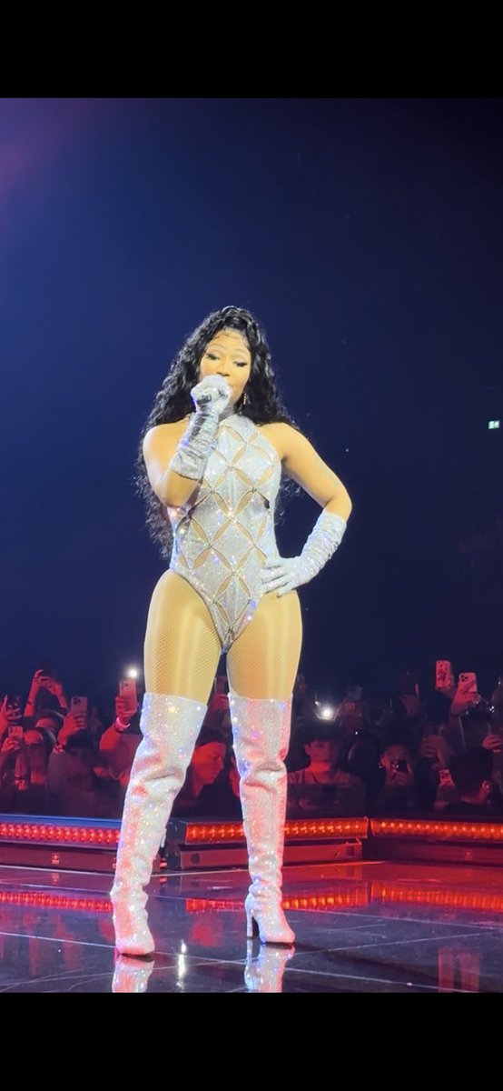 TopalRyley's tweet photo. @NICKIMINAJ my moments 4 life 🎤💖🥰🥰 #gagcity #GAGCITYMANCHESTER https://t.co/BgKASyGp3H