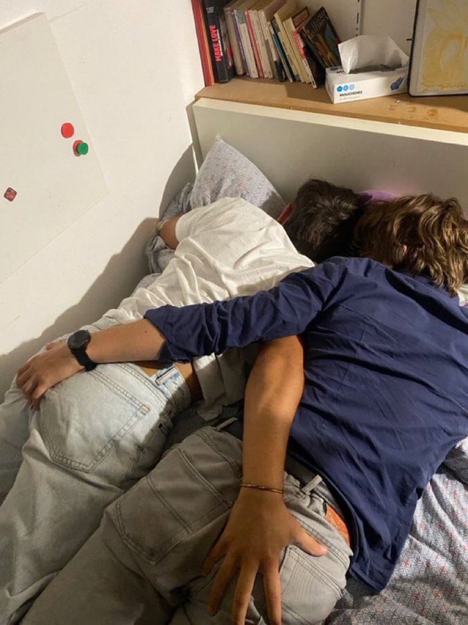 ممكن مبادل جاد يجي خاص 
انا من صنعاء ابيض ناعم نحيف 
عمري 22 
اريد مبادل العمر عادي 
يكون مشعر او ناعم 
المهم مش نحيف 
الجاد ومستعد نثبت لبعض في تيليجرام يجي خاص 
اللي مش موافق على كلامي لا يجي