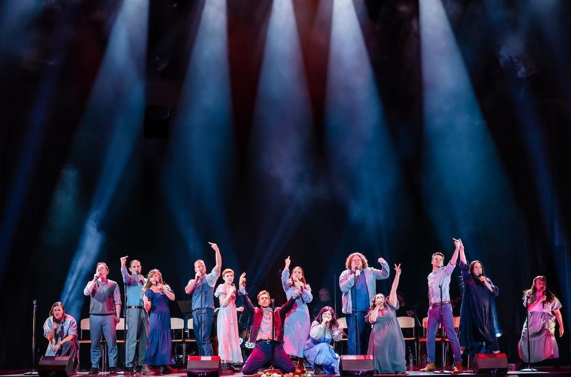 SA_Musical's tweet photo. Spring Awakening West End Reunion 🌸
https://t.co/AIEmFOCf0m
#SpringAwakening #JamieMuscato #JackWolfe #LucyMayBarker #CharlotteWakefield @StevenSater https://t.co/JwM4C78gTh