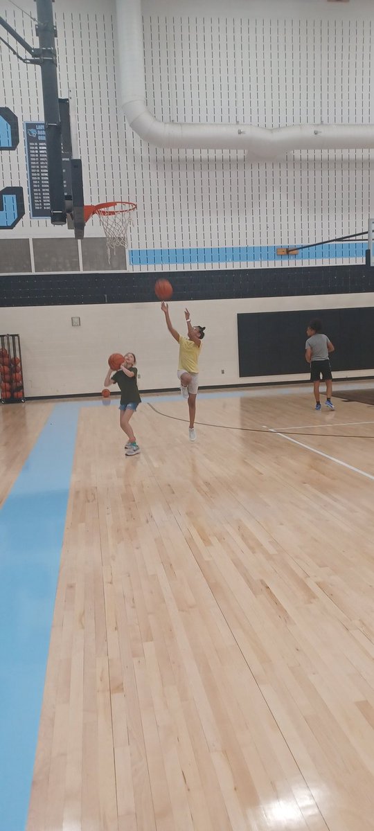 GirlsSeguin's tweet photo. 🏀🐾🏀🐾What a great first day at camp!! The girls ready got after it today! Our Lady Cougars were amazing coaches!! Day 2 tomorrow! It's not too late to sign up! #SAMEDREAM1TEAM #SEGUINNATION 🏀🐾🏀🐾🏀🐾 https://t.co/v7UuJDSUSF