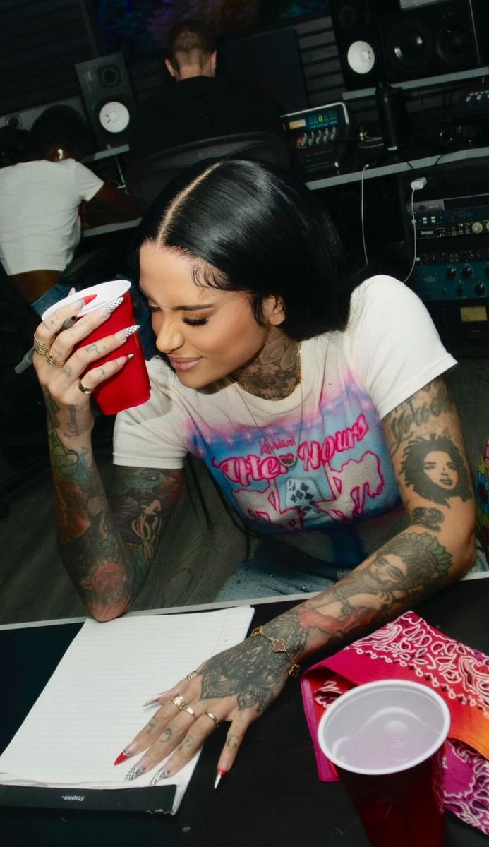 kehlani at the studio yesterday 🎵