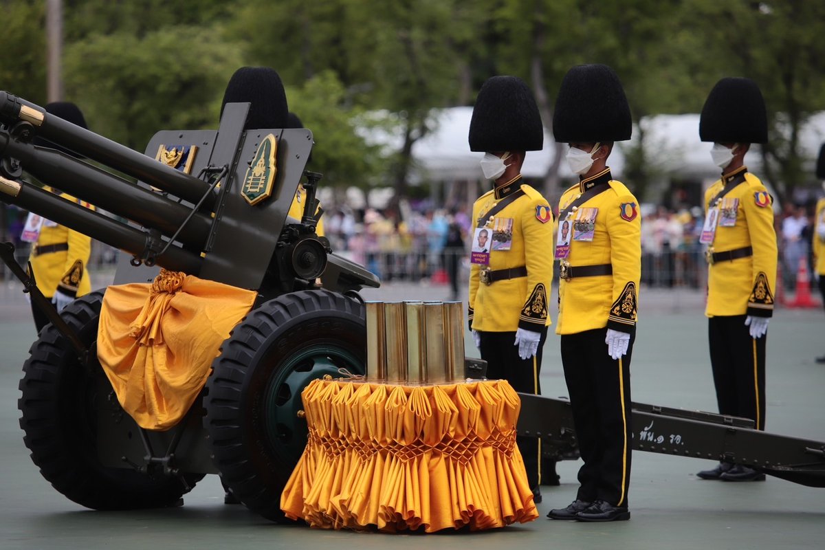 Doca_ThaiArmy's tweet photo. #กองทัพบก ยิงสลุตหลวง เฉลิมพระเกียรติสมเด็จพระนางเจ้าฯ พระบรมราชินี 3 มิถุนายน 2567

กองทัพบก โดยกองพันทหารปืนใหญ่ที่ 1 กรมทหารปืนใหญ่ที่ 1 รักษาพระองค์ ยิงสลุตหลวง 21 นัด เฉลิมพระเกียรติสมเด็จพระนางเจ้าฯ พระบรมราชินี เนื่องในวันเฉลิมพระชนมพรรษา 46 พรรษา ณ ท้องสนามหลวง https://t.co/wGfzA6nERe