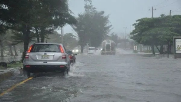 El COE coloca las 32 provincias en alerta por lluvias dlvr.it/T7nqJ5 #NDigital