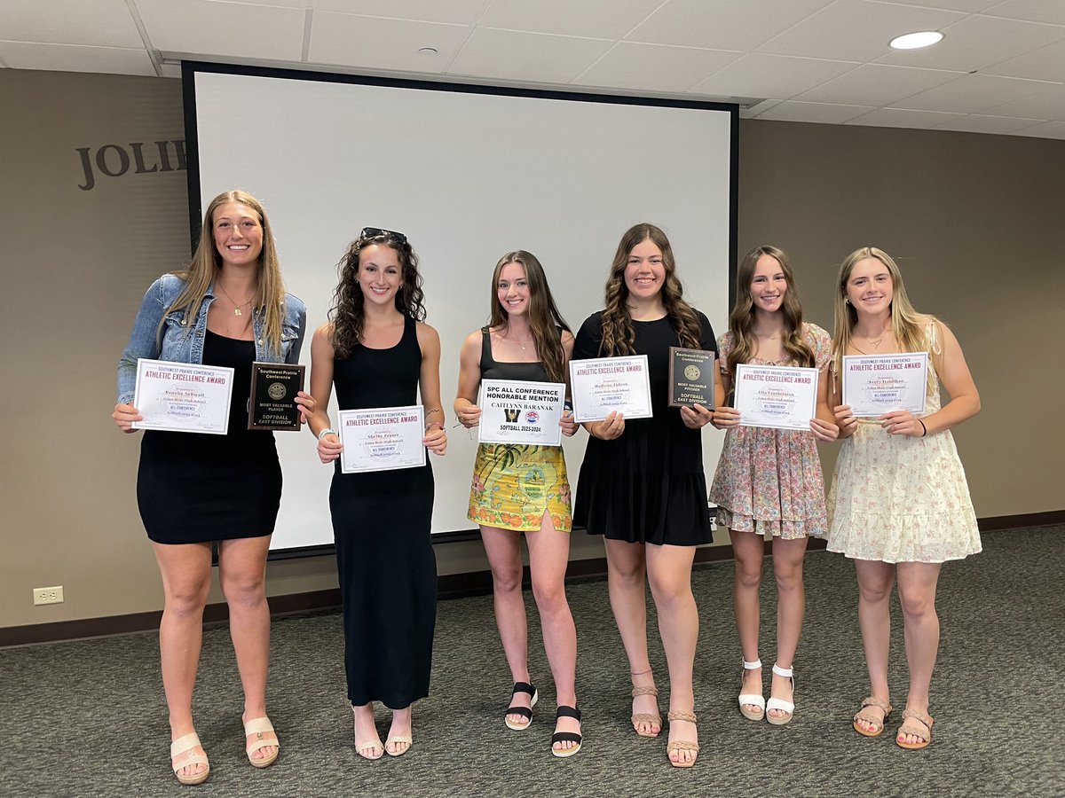 Congrats to our all conference players: Brooke Schwall (MVP), Madison Jadron pitcher of the year), Ella  Featherston, Avery Houlihan, Shelby Fraser and Caitlynn Baranak (honorable mention).  Great season!!!