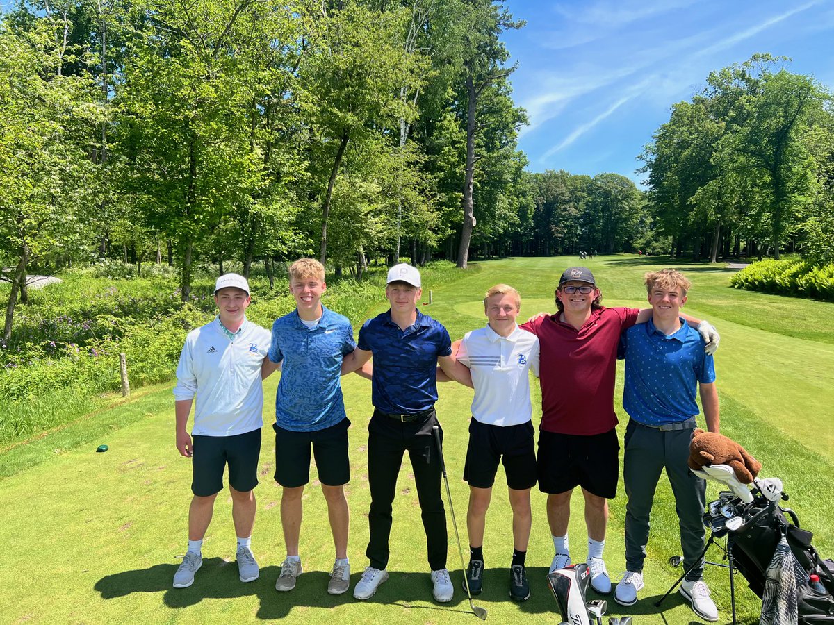 These incredible #BonduelBears golfers are currently in 2nd place IN THE STATE at the @wiaawi state championship (picture from Sunday’s prep practice). Jake is 4th overall with a 38! See results: results.golfstat.com/public/leaderb… #BearsCan golf with the best in the state!