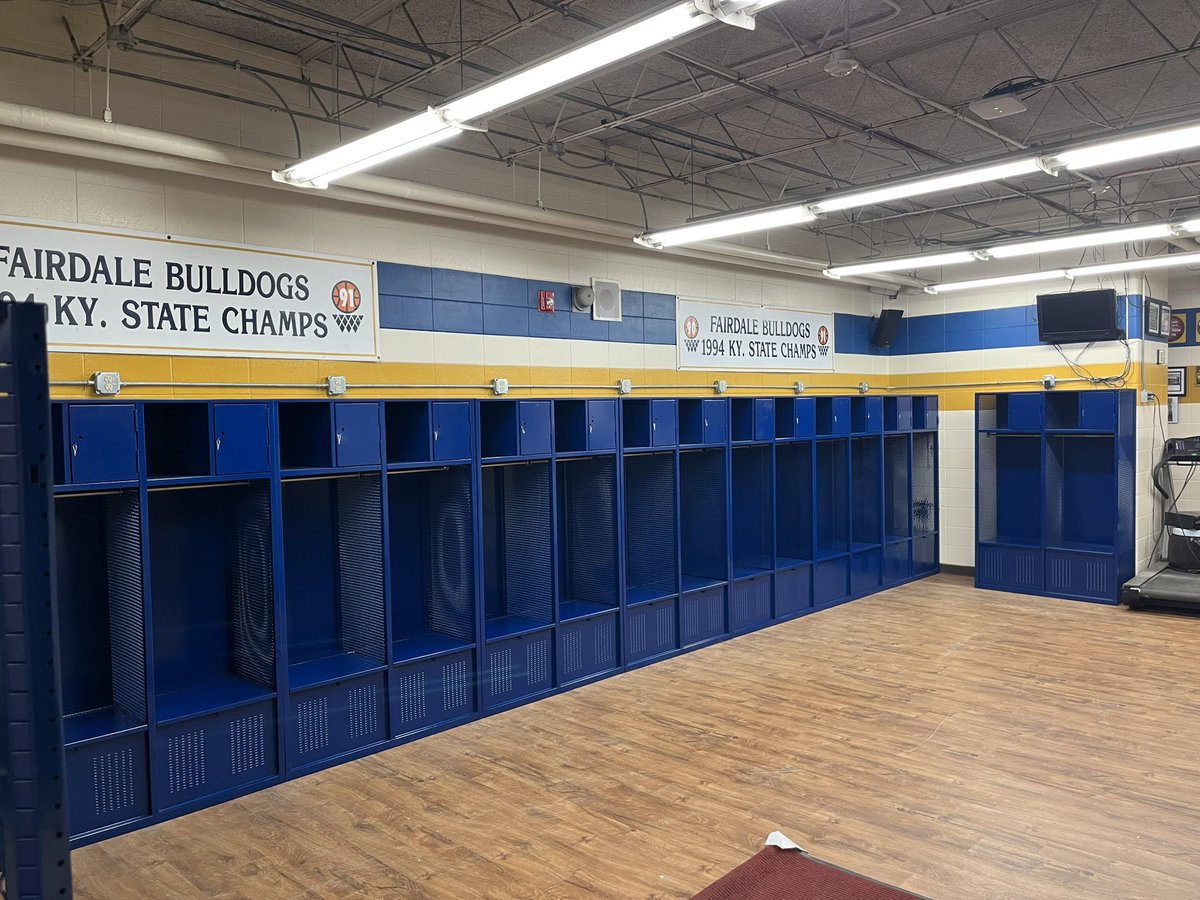 Dawgs_Athletics's tweet photo. Fairdale Athletics in search of: 
Head Boys Basketball Coach

https://t.co/qaZ4luHrz4

Send letter of interest to: 
david.hicks@jefferson.kyschools.us 
@FairdaleHigh #Fairdale4Life https://t.co/tuBUz6fdLa