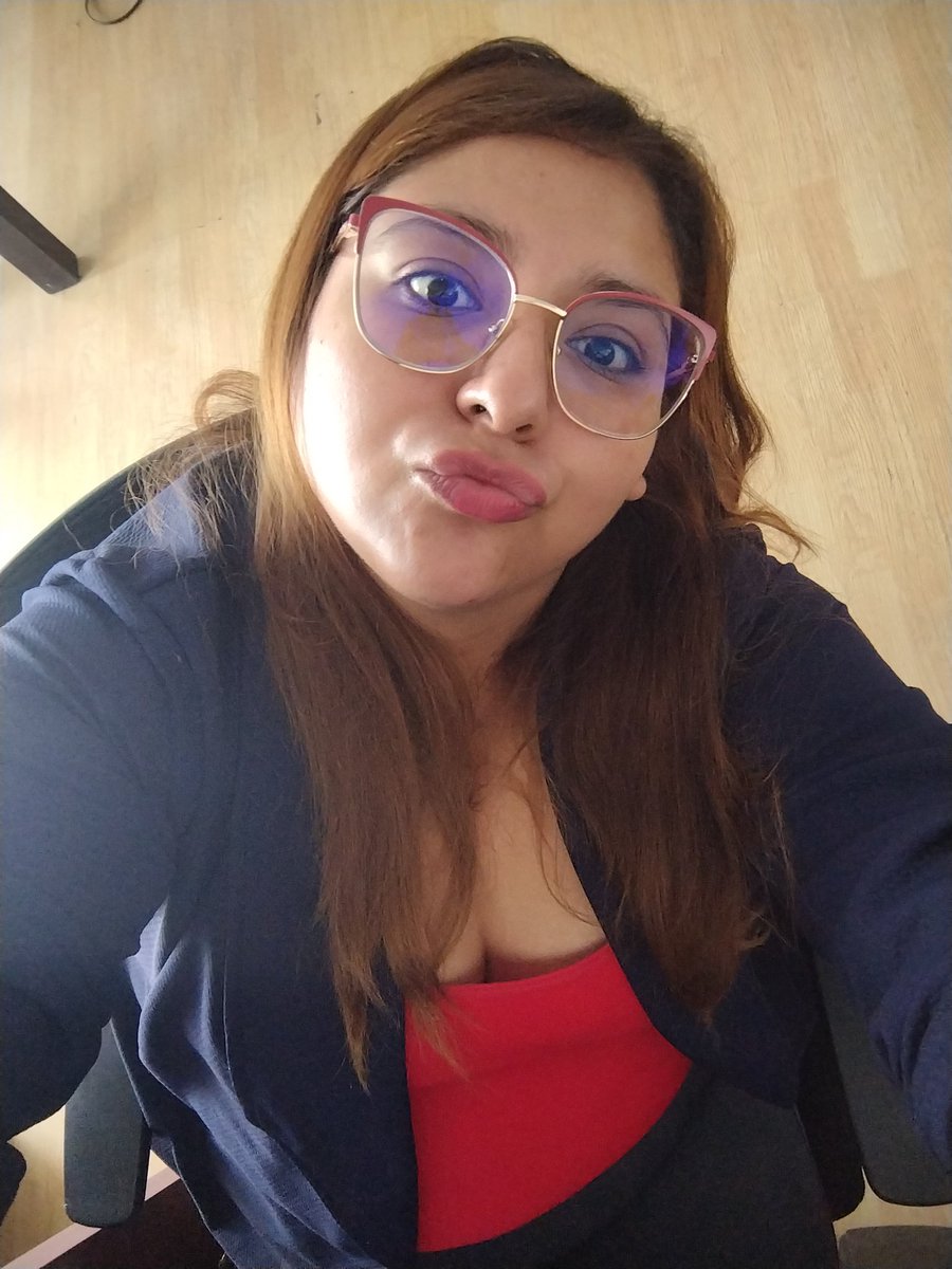 mujerfatness's tweet photo. Primer día de que #MorenaSeRobaLaElección y no había luz en mi trabajo #xcry https://t.co/yKIVLux0si