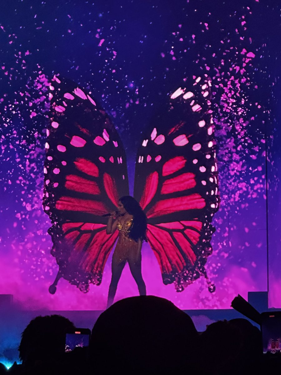 blkertheberry_'s tweet photo. real hot girl shit @theestallion 😜❤️❤️❤️❤️ the show was EVERYTHING!!!!!! 🥹🥹🥹 #favoriteshots https://t.co/oe0fYRxuxf