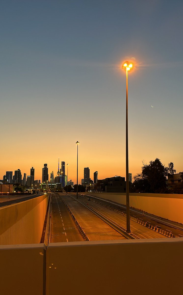 والله لو تعرف غلاك بقلبي
ماكان خليتني بهالدنيا وحيد