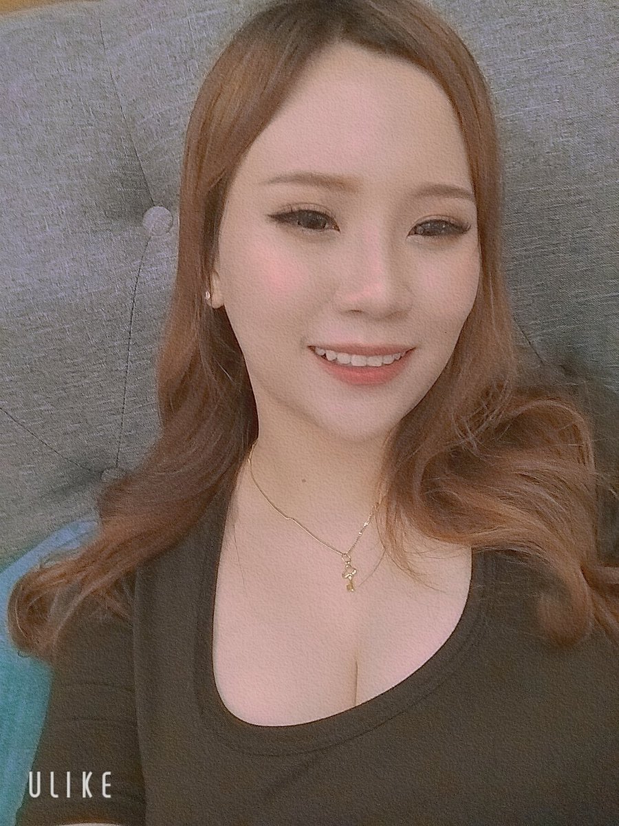 adelynnnnnn2's tweet photo. 今天仍然是自己喜欢的样子😘 https://t.co/xqc3mFYDmb