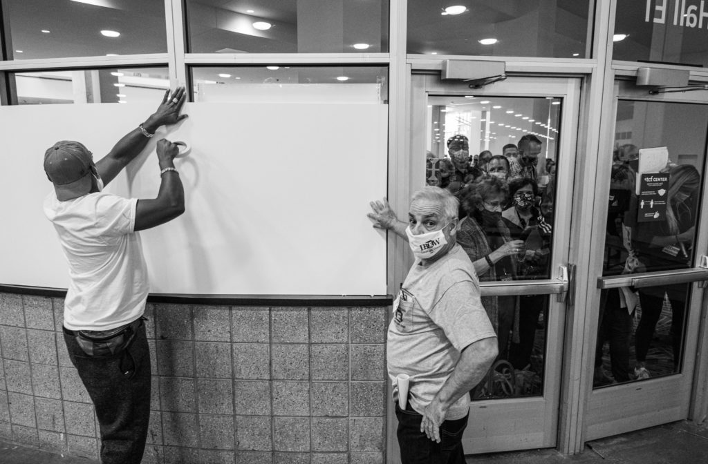 cgalligan18's tweet photo. @vocem_meam @PrayerBarn @ksorbs is this the norm at vote counting centers nationwide? 

do they normally block off the view so people can't see?

what was this all about? 

this was Detroit Michigan that night https://t.co/EdJYdOALEh