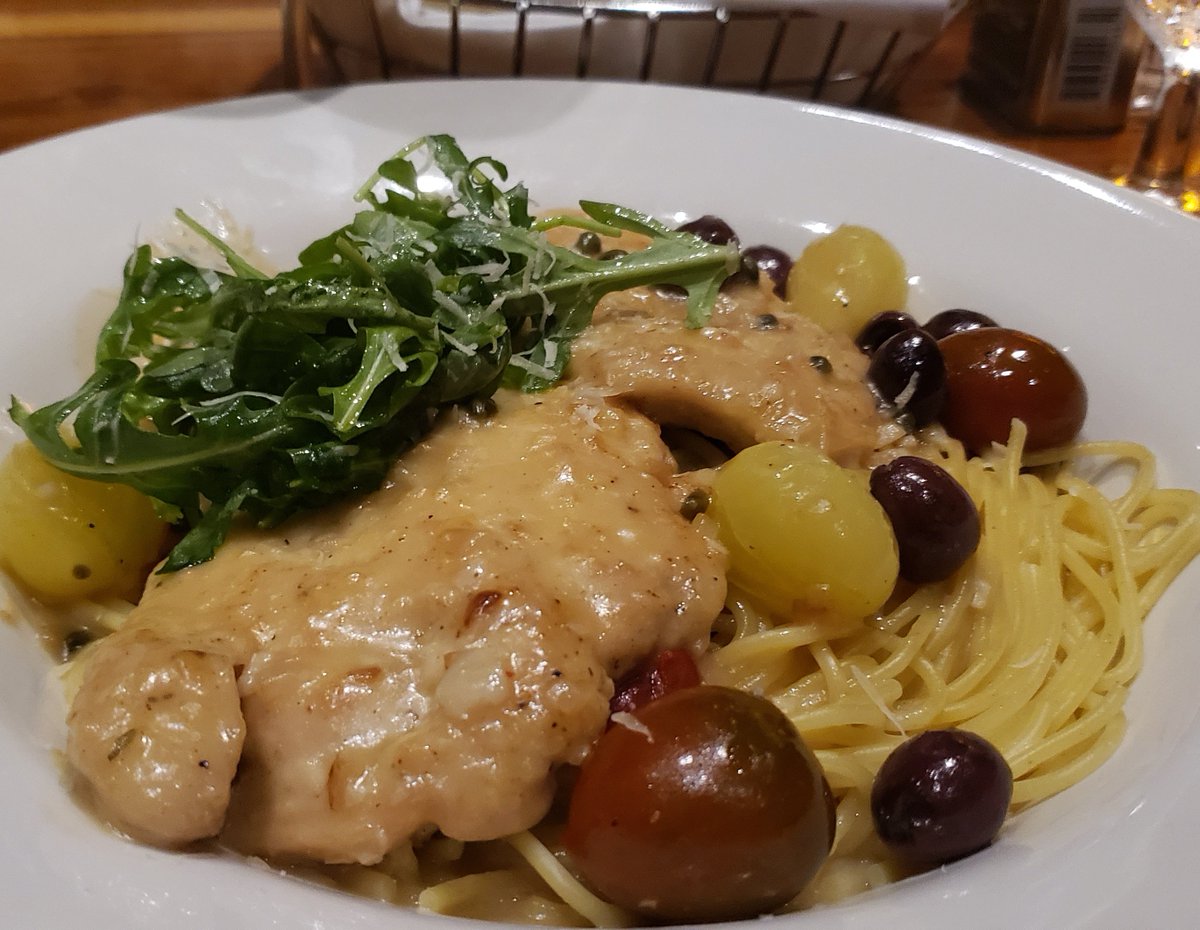 joanncreek_'s tweet photo. Dinner out with the cousins. #Coppercellar
Interesting version of Chicken Picatta with olives and cherry tomato. Arugula garnish.
Loved it. https://t.co/TJ375McSn3